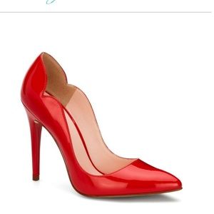 Red pin up retro high heels